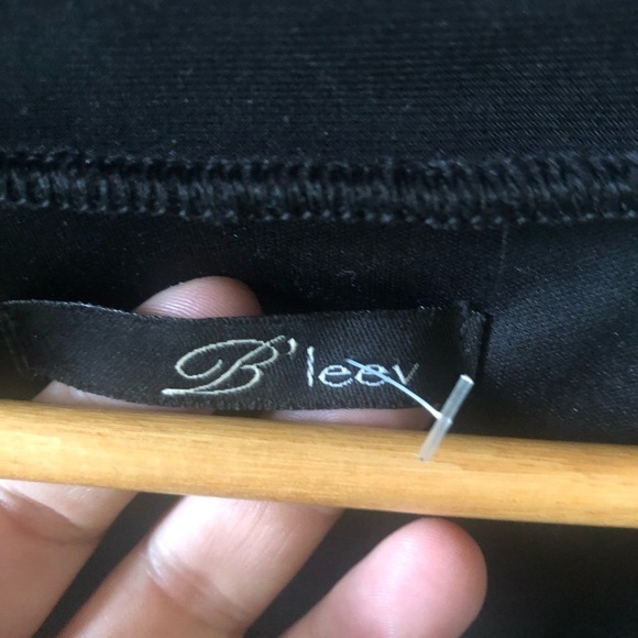 B’LEEV black ruffle front dress - Picture 2 of 4